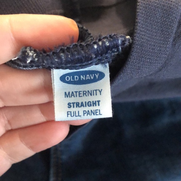 Old Navy Maternity Full Panel Straight Ripped Jeans, size 6 long - Picture 5 of 6